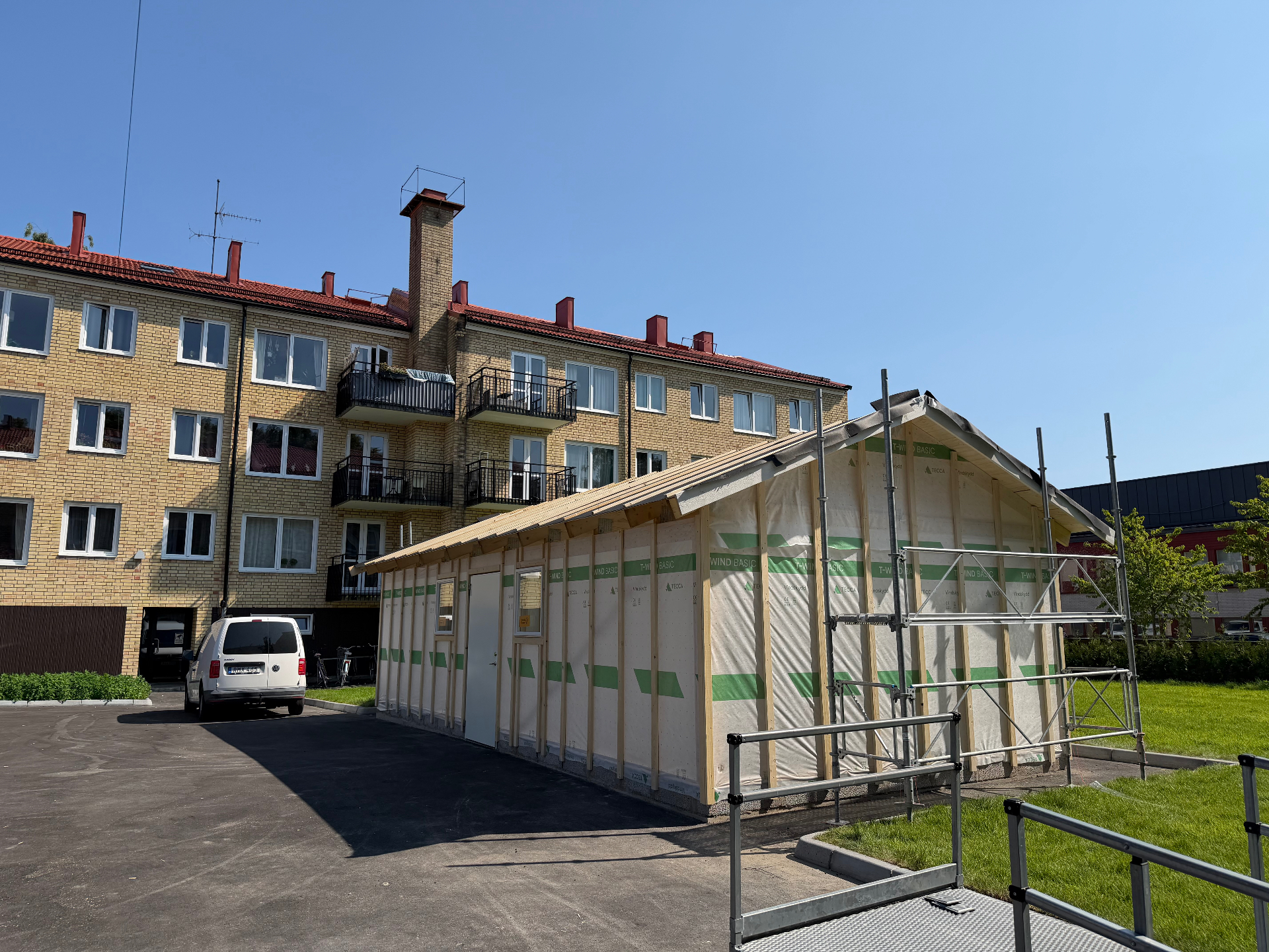 Statusuppdatering för innergården och nya sophuset
